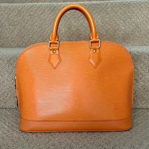 Authentic Louis Vuitton vintage mandarin epi Alma
